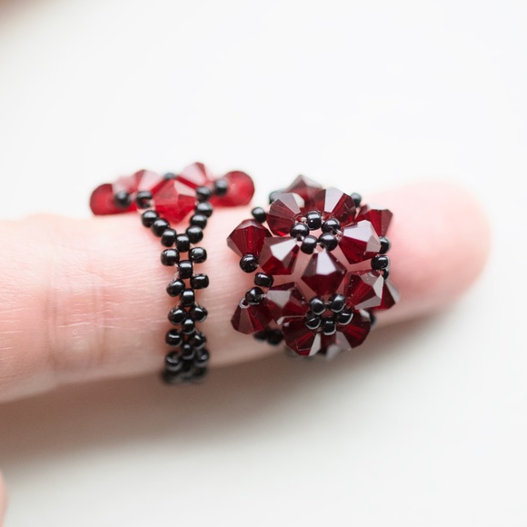 Pair of Hand Crafted Beaded Rings - Picture 7 of 8